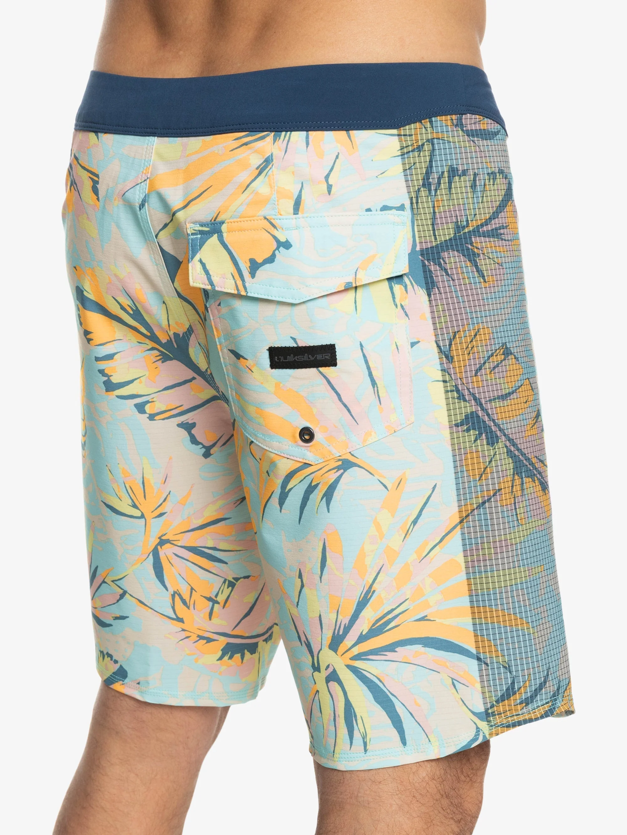 Mens Highlite Arch 19" Boardshorts - Image 6